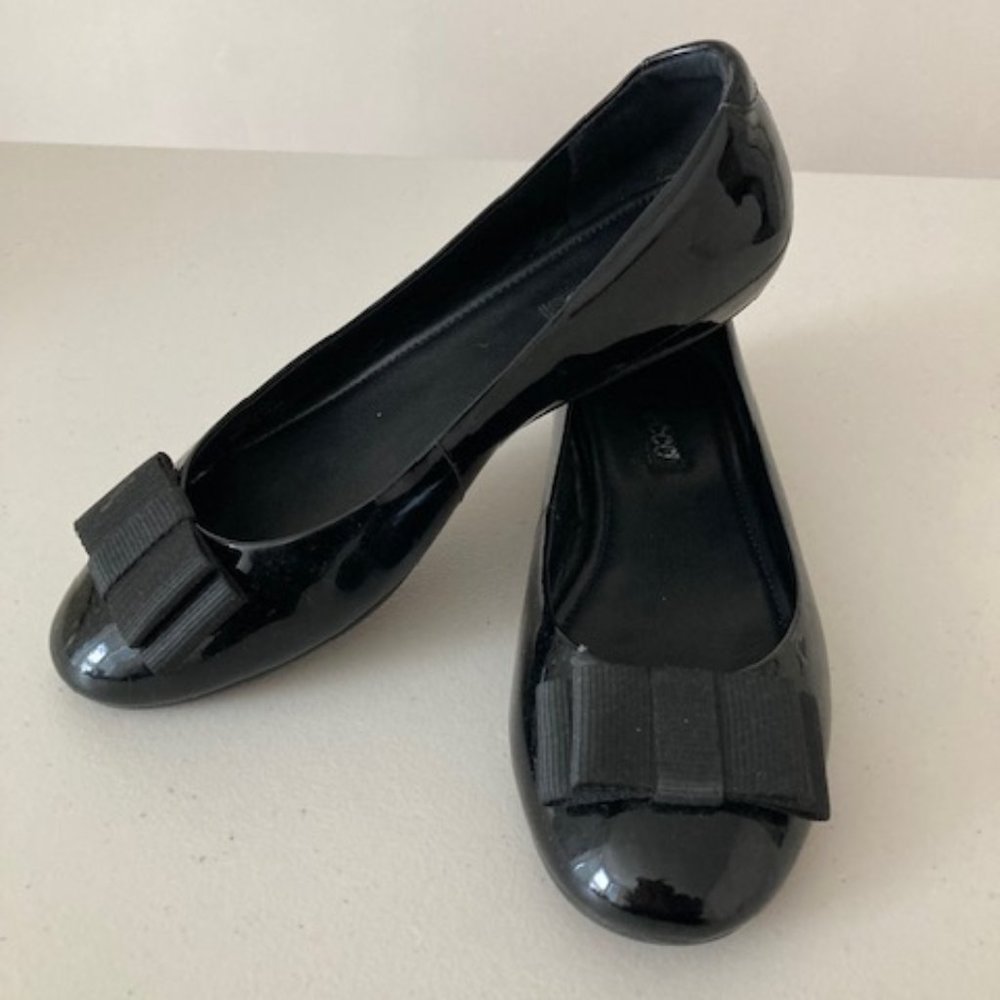 Ecco black ballet flats with bows, size 39  (8.5)